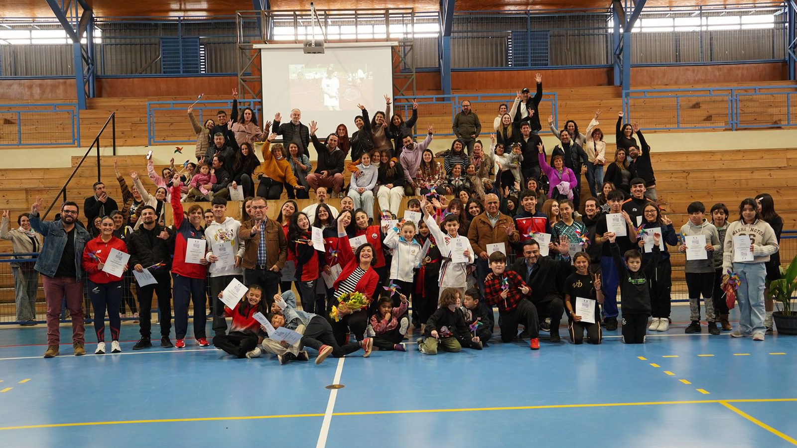 ALCALDESA JAVIERA TOLEDO ENTREGA PRIMERA TANDA DE BECAS DEPORTIVAS 2024 QUE BENEFICIÓ A 48 TALENTOS DE VILLALEMANINOS