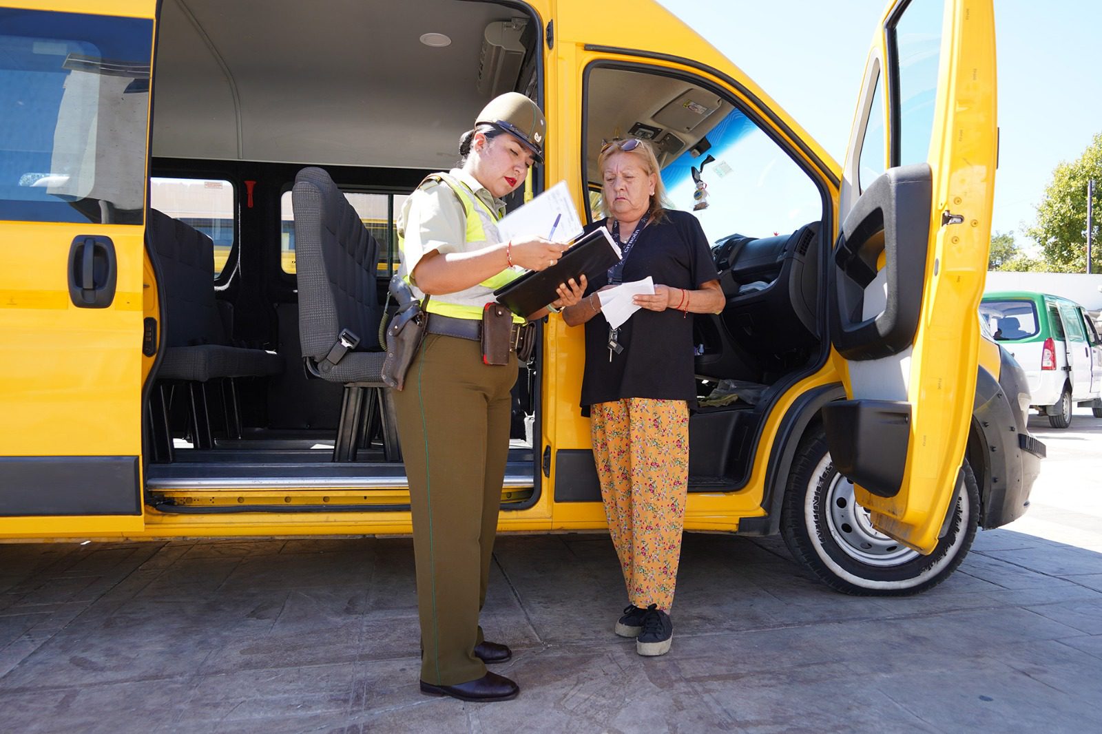 FISCALIZACIÓN DE FURGONES ESCOLARES EN VILLA ALEMANA GARANTIZA SEGURIDAD EN EL REGRESO A CLASES