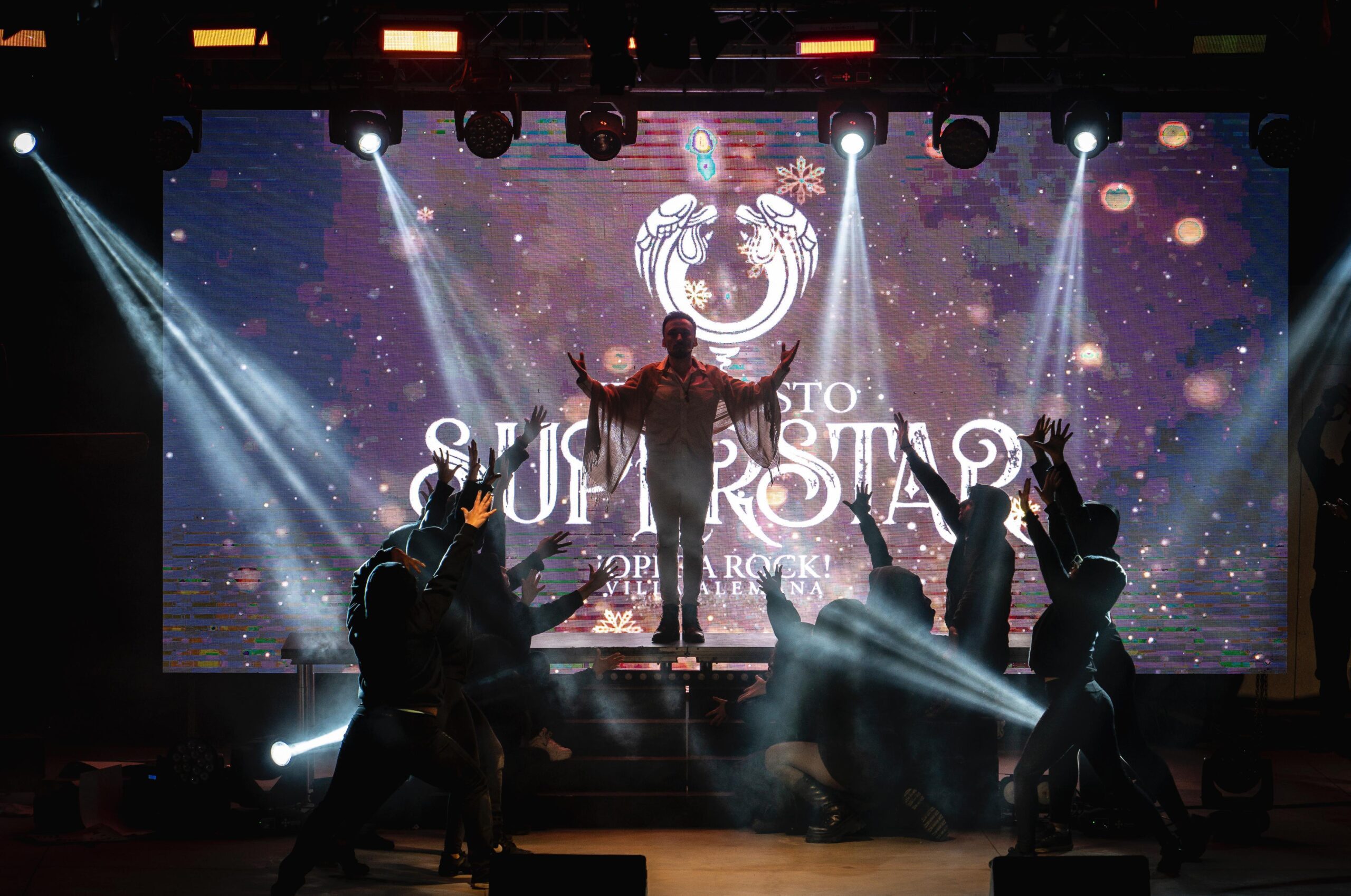 VILLA ALEMANA VIVIÓ UNA NOCHE INOLVIDABLE CON LA EXITOSA PRESENTACIÓN DE JESUCRISTO SUPERSTAR EN EL PARQUE CÍVICO BELÉN