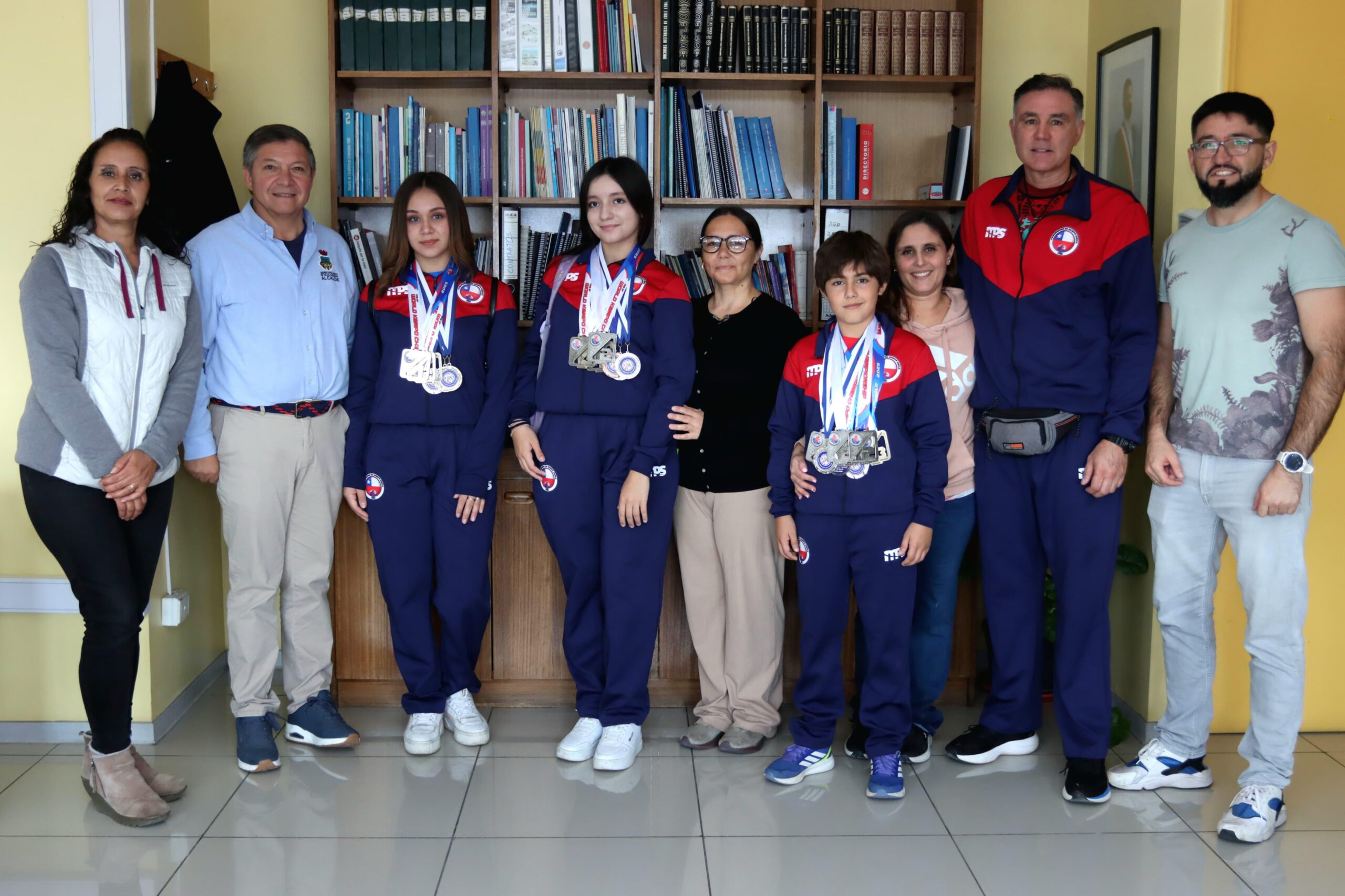 JÓVENES DE VILLA ALEMANA BRILLAN EN EL MUNDIAL DE KEMPO EN PORTUGAL Y SON RECIBIDOS EN LA MUNICIPALIDAD