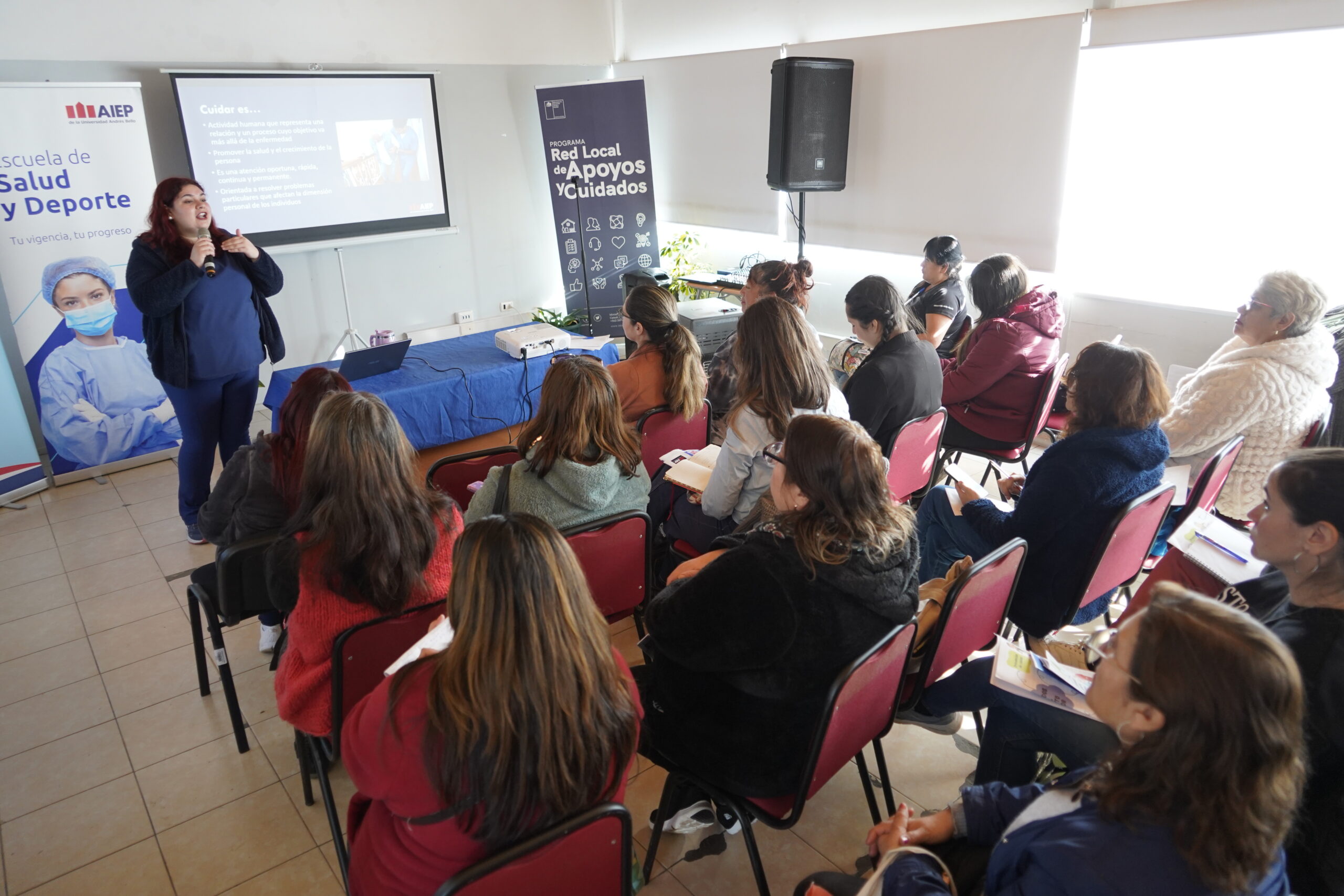 Villa Alemana inicia capacitación para cuidadores de personas mayores con apoyo de AIEP