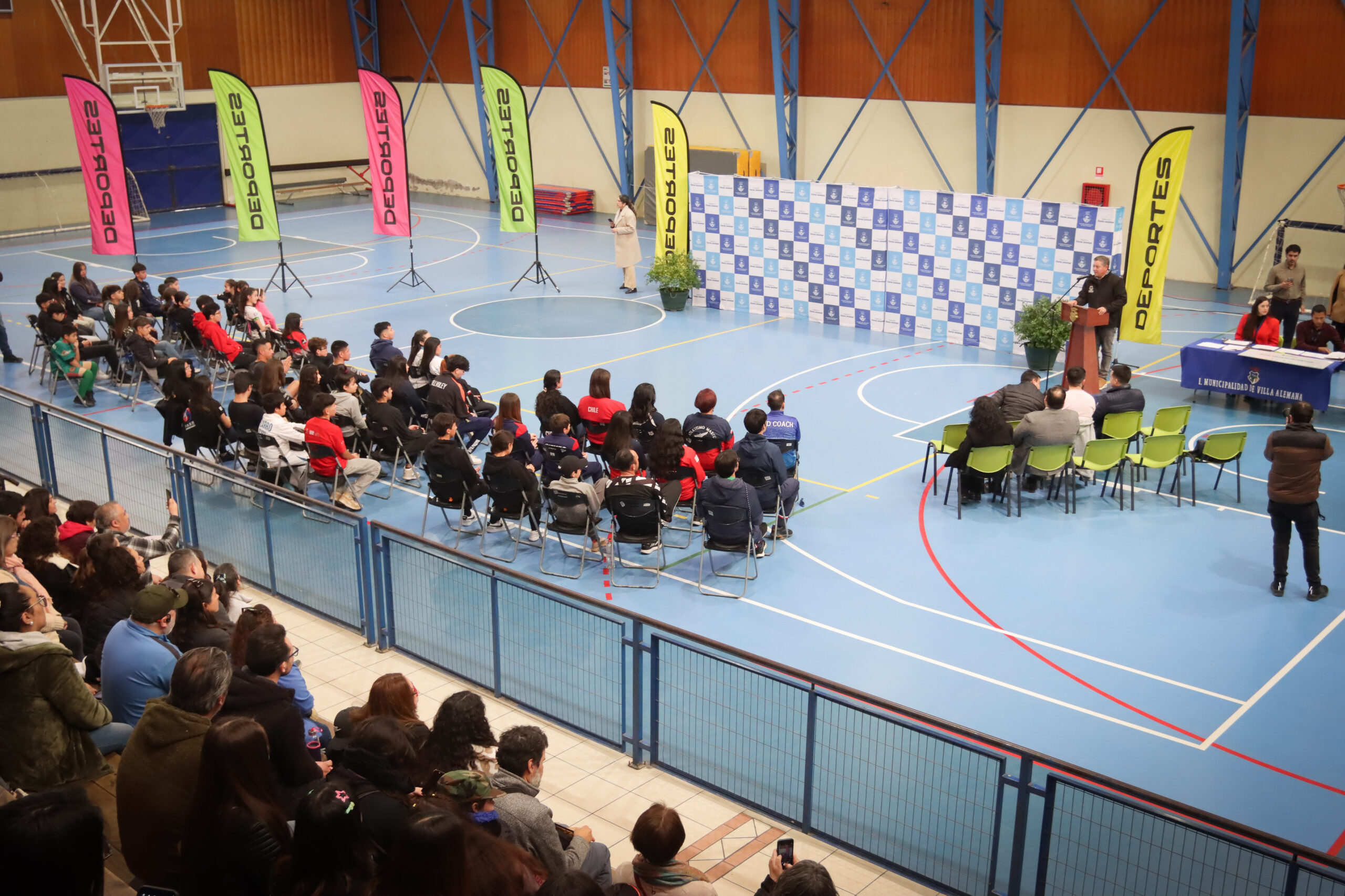 Municipio entrega 62 becas para fomentar el deporte en Villa Alemana