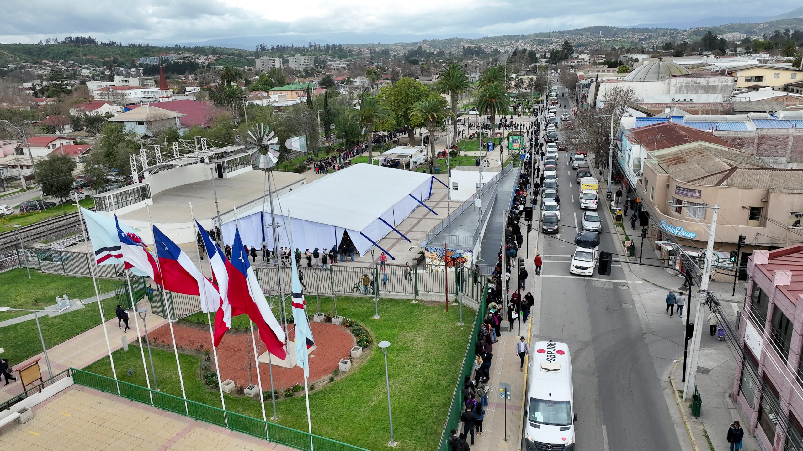 Villa Alemana realiza exitosa feria laboral con amplia participación