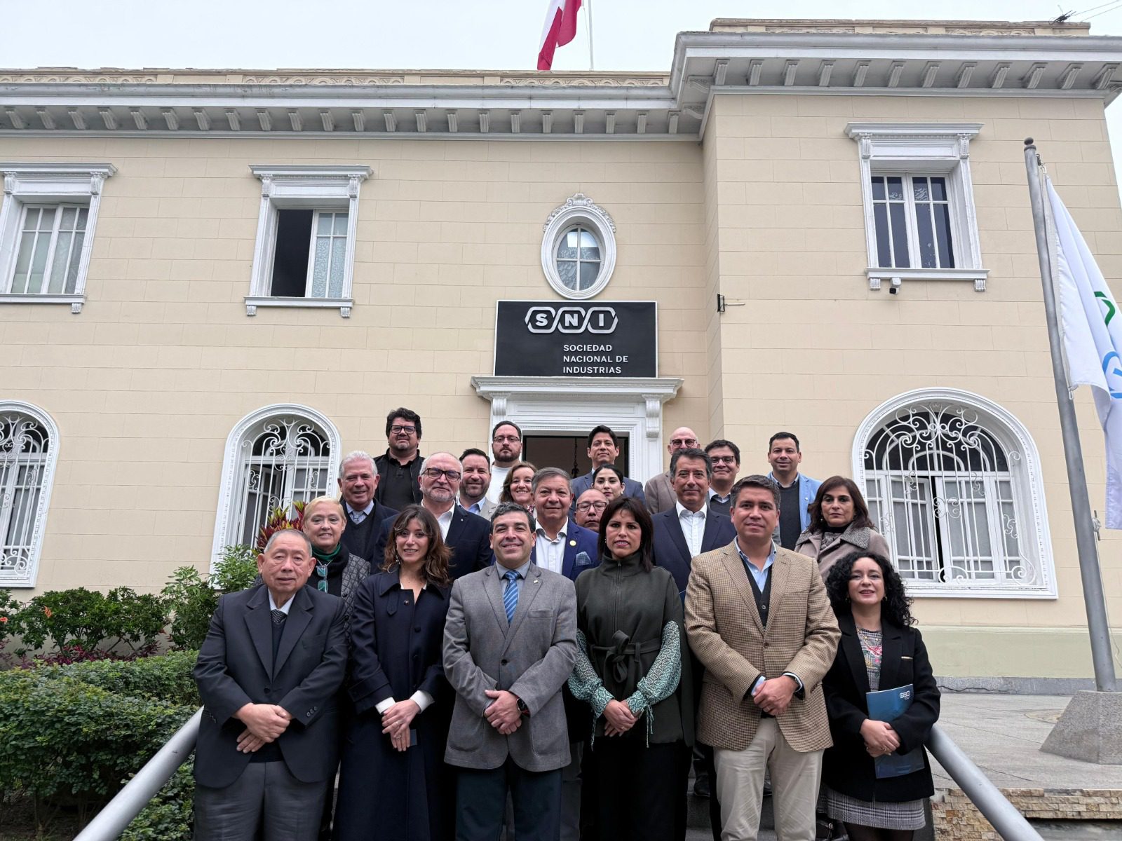 Alcalde Estay y concejal Morgado se reúnen con la Sociedad Nacional de Industrias de Perú e intercambian estrategias para potenciar el comercio y la seguridad en Villa Alemana