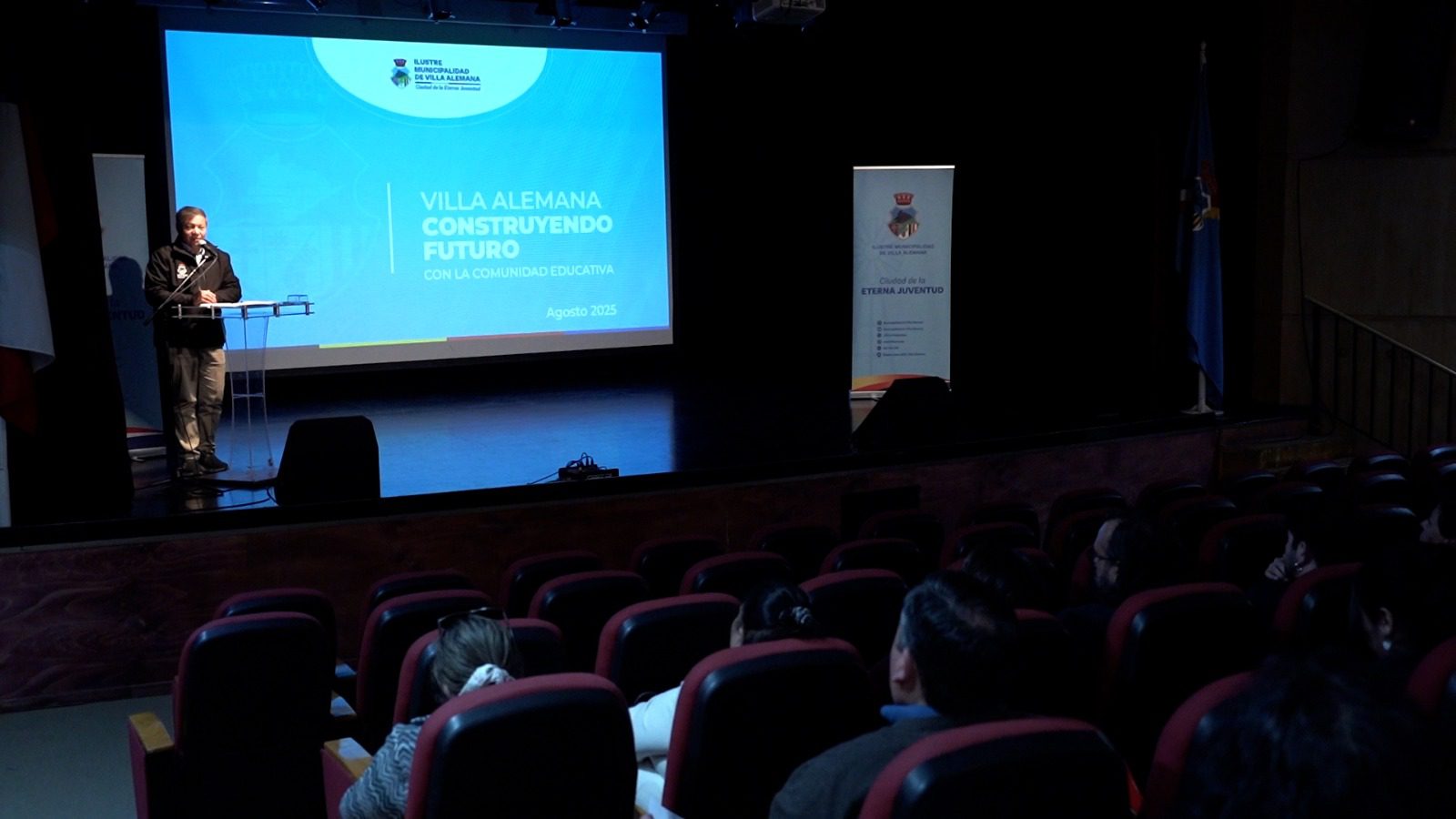 Alcalde Nelson Estay lidera encuentro con directores de establecimientos educacionales de Villa Alemana para fortalecer la visión comunal en materia de educación