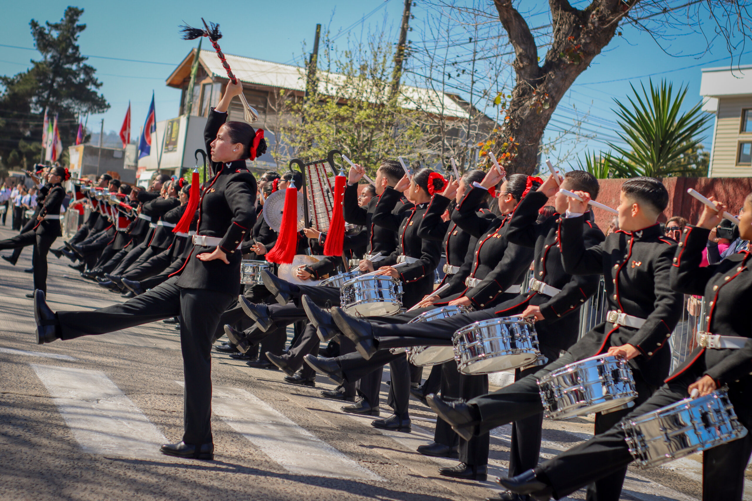 Villa Alemana vibró con su desfile escolar de fiestas patrias: Un homenaje a la historia y la unidad