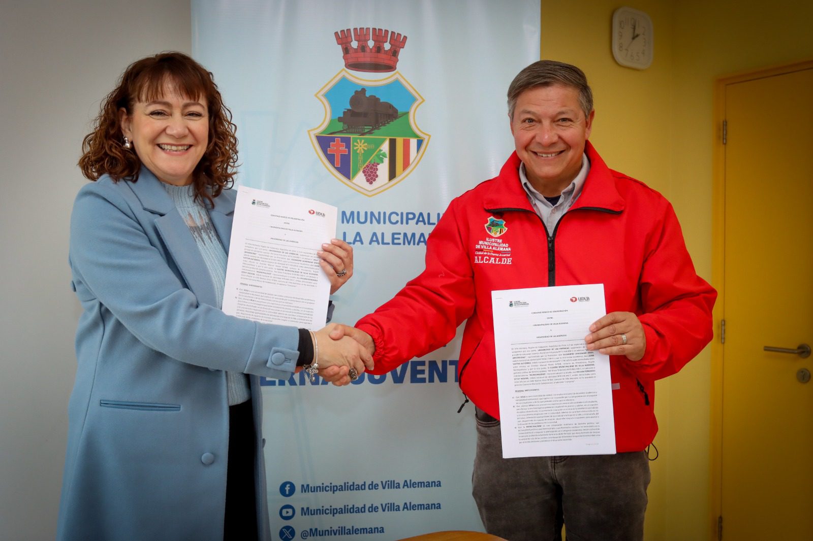 Convenio consolida trabajo conjunto entre UDLA y Municipalidad Villa Alemana para fortalecer proyectos comunitarios