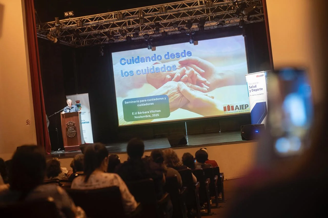 Villa Alemana refuerza apoyo a mujeres cuidadoras con encuentro comunal en el Teatro Pompeya