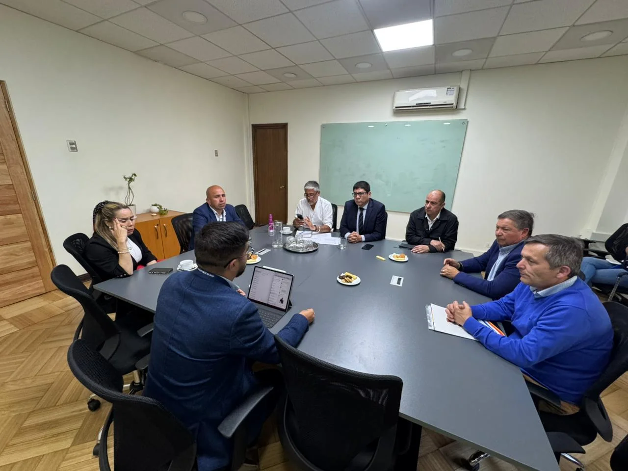 Alcaldes de Marga Marga logran que Obras Públicas comprometa solución alternativa para trabajos atrasados en caminos rurales