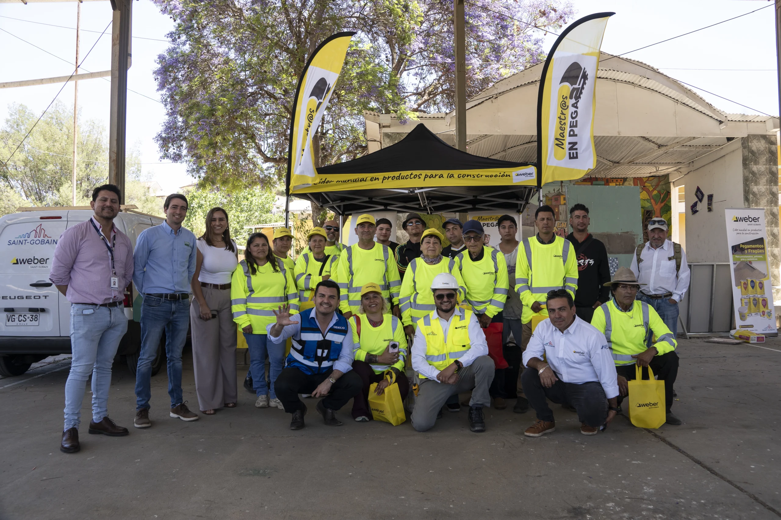 Municipio impulsa capacitación en oficios de la construcción junto a empresa WEBER