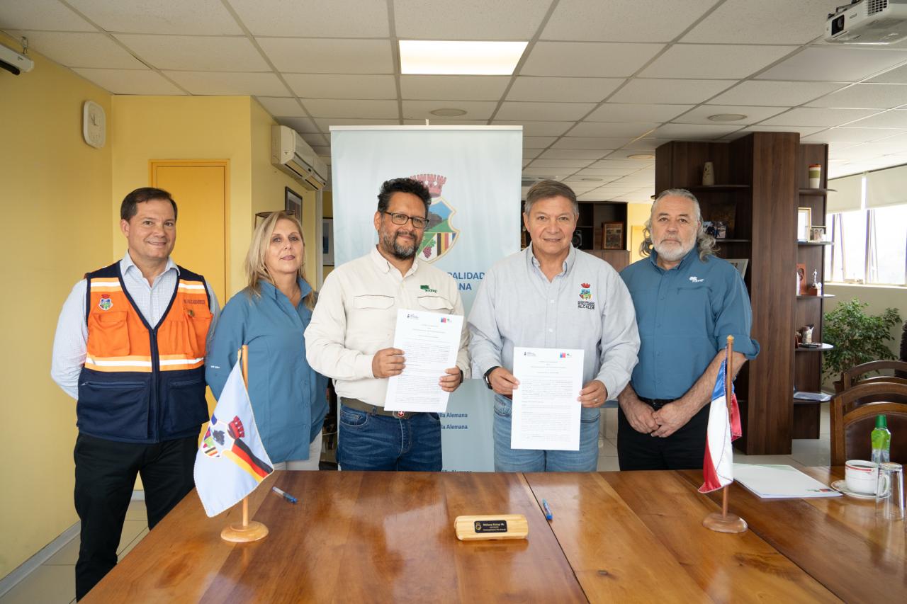 Municipalidad de Villa Alemana firma convenio de colaboración con CONAF