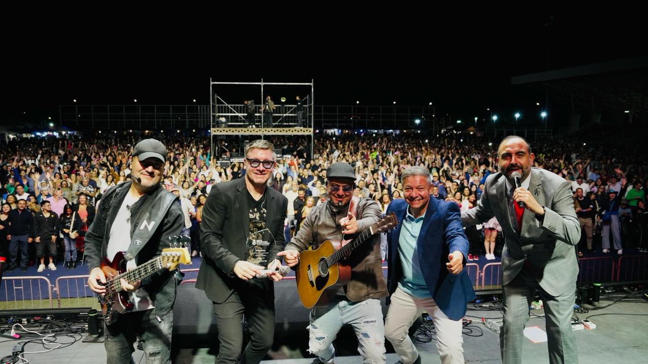 Cerca de 10 mil personas celebraron el Día del Amor en Villa Alemana junto a Natalino