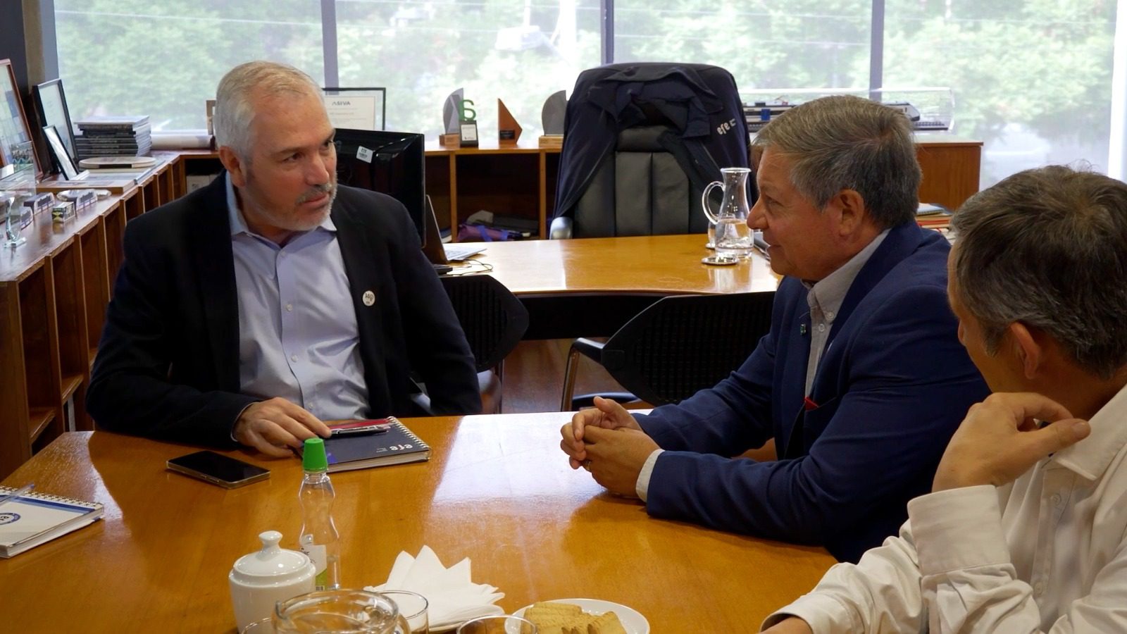 Municipalidad y EFE Valparaíso acuerdan trabajo conjunto para mejorar entornos de las estaciones Villa Alemana y Peñablanca