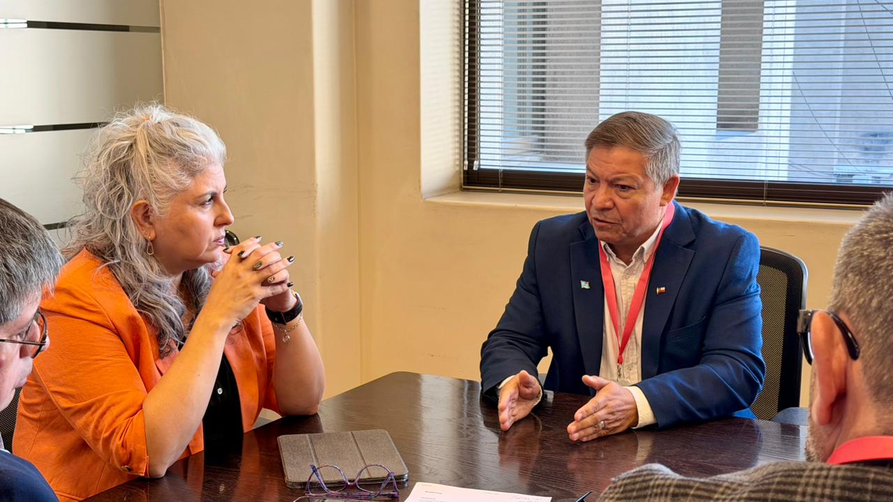Alcalde de Villa Alemana sostiene reunión en Contraloría General de la República para plantear problemas del Hospital Provincial Marga Marga