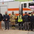 Camión cisterna de Villa Alemana junto a voluntarios del Cuerpo de Bomberos tras regresar del operativo de distribución de agua en la Región de Coquimbo.