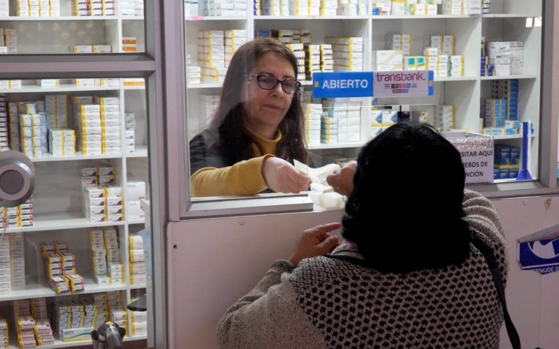 Botica Municipal de Villa Alemana y atención a usuarios.