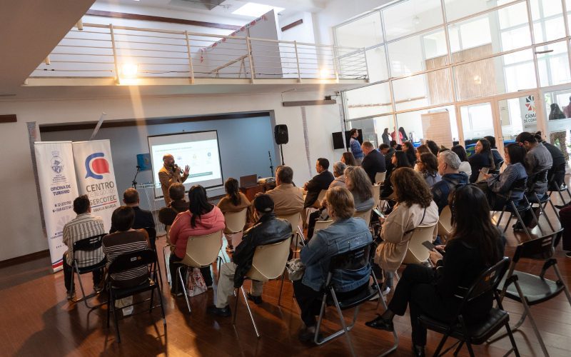Emprendedores de Villa Alemana participan en seminario sobre turismo sustentable